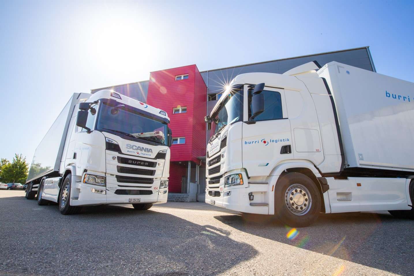 LKW vor Hauptsitz in Neuendorf